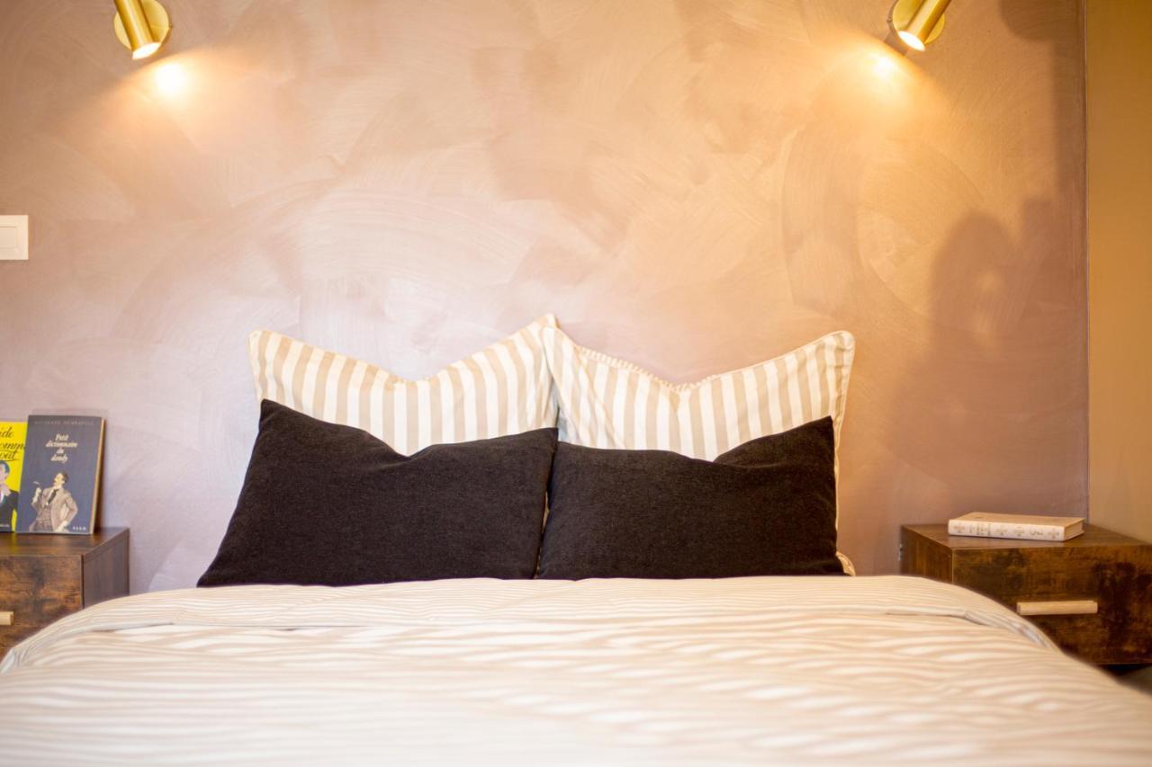 ואלנסיין Ideal Pro & Couple - 2 Logements Theme Boho Chic Rdc & Dandy 1Er Etage - Quartier Calme - Jardin - Wifi Hd - Smart Tv - Parking Gratuit - Proche Centre & Transports - Ask Home מראה חיצוני תמונה