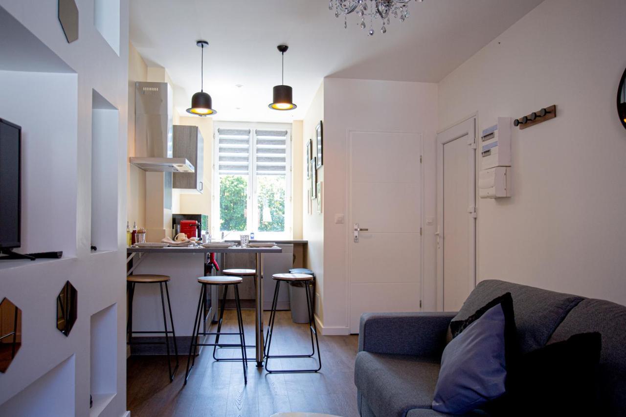 ואלנסיין Ideal Pro & Couple - 2 Logements Theme Boho Chic Rdc & Dandy 1Er Etage - Quartier Calme - Jardin - Wifi Hd - Smart Tv - Parking Gratuit - Proche Centre & Transports - Ask Home מראה חיצוני תמונה